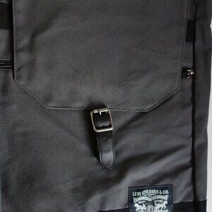 LEVI'S SUTHERLAND 7307 17"X 13"X 3" Charcoal Grey Laptop Backpack KY7307C02